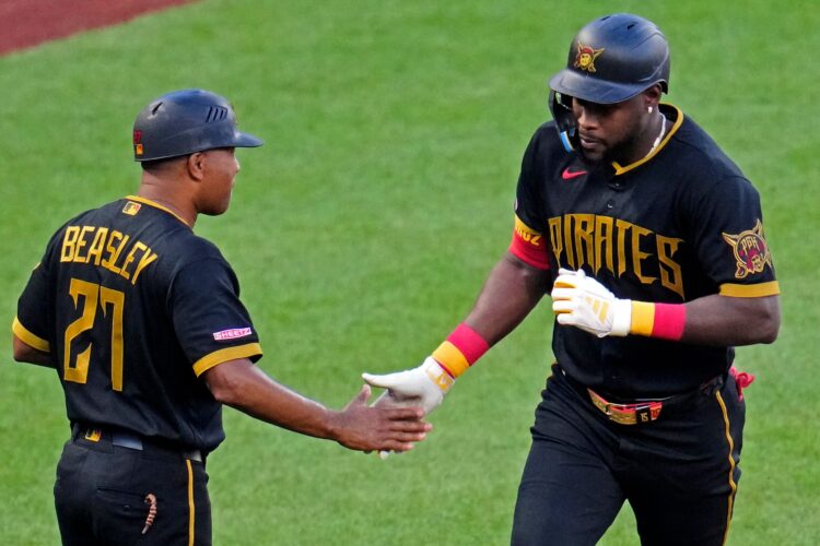 Reynolds Hits 2-Run Homer In 9th To Lift The Pirates Past The Twins, 6-5
